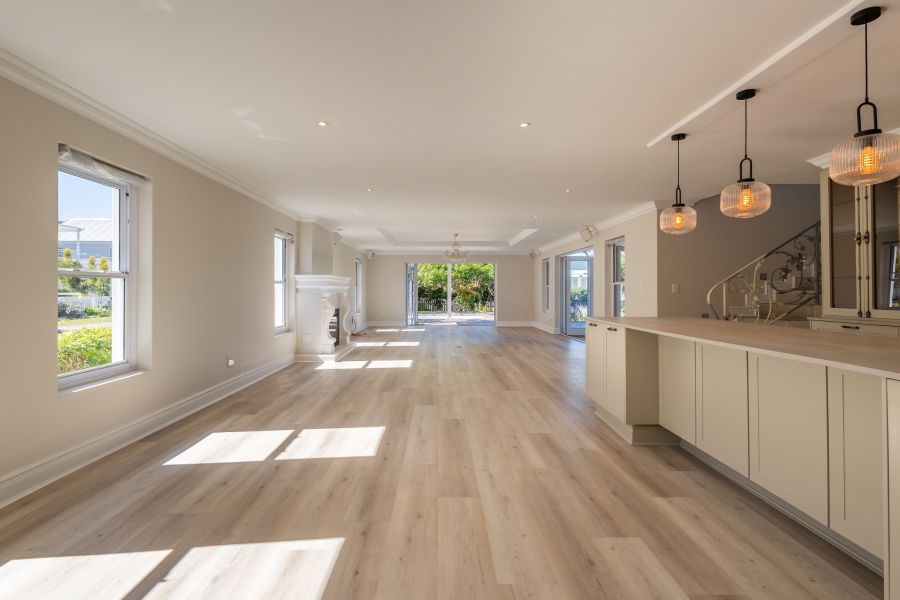 4 Bedroom Property for Sale in Thesen Islands Western Cape